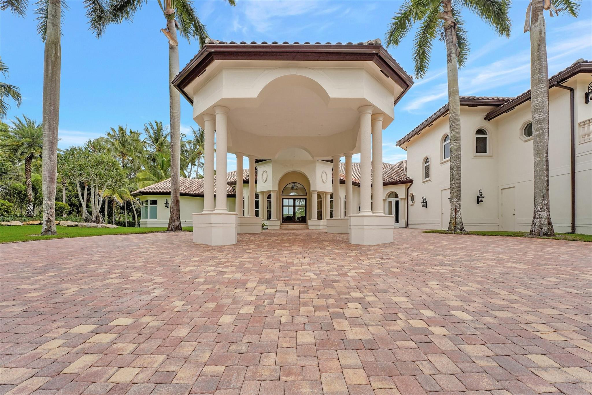 Foto de propiedad en 3440 Stallion Lane, Weston, FL 33331 Weston con MLS# 