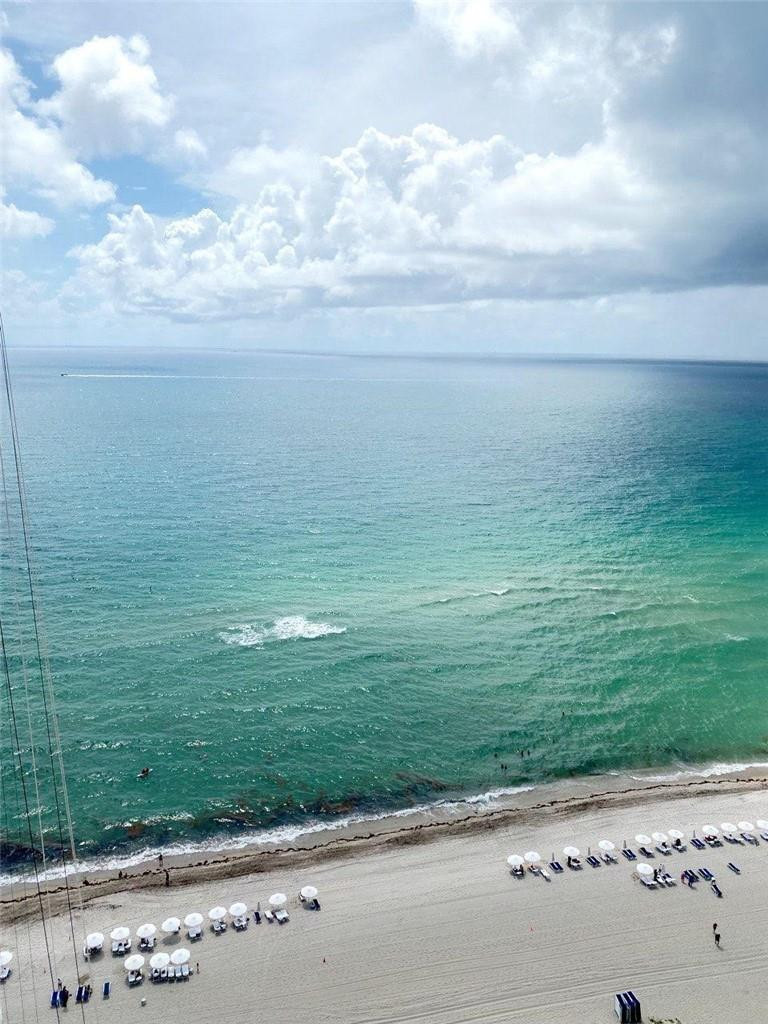 Foto de propiedad en 16001 Collins Avenue 2207, Sunny Isles Beach, FL 33160 Sunny Isles Beach con MLS# 