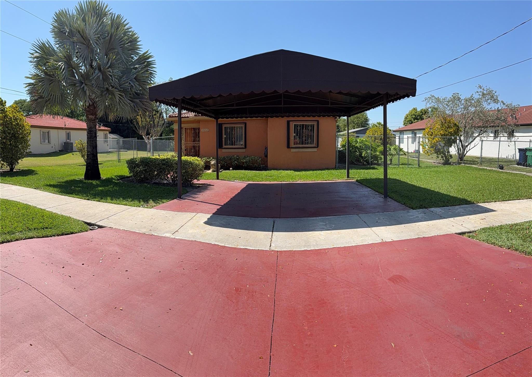 Foto de propiedad en 10262 SW 179th, Perrine, FL 33157 Perrine con MLS# 