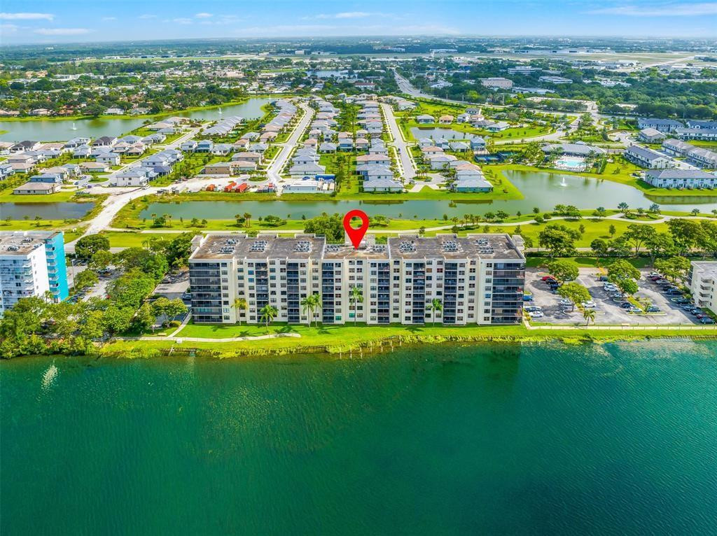 Foto de propiedad en 105 Lake Emerald Drive 711, Oakland Park, FL 33309 Oakland Park con MLS# 