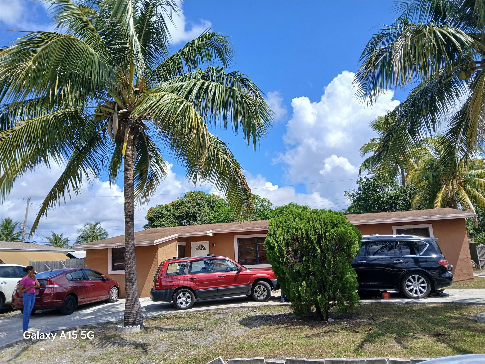 Foto de propiedad en 761 NE 43rd Court, Deerfield Beach, FL 33064 Deerfield Beach con MLS# 