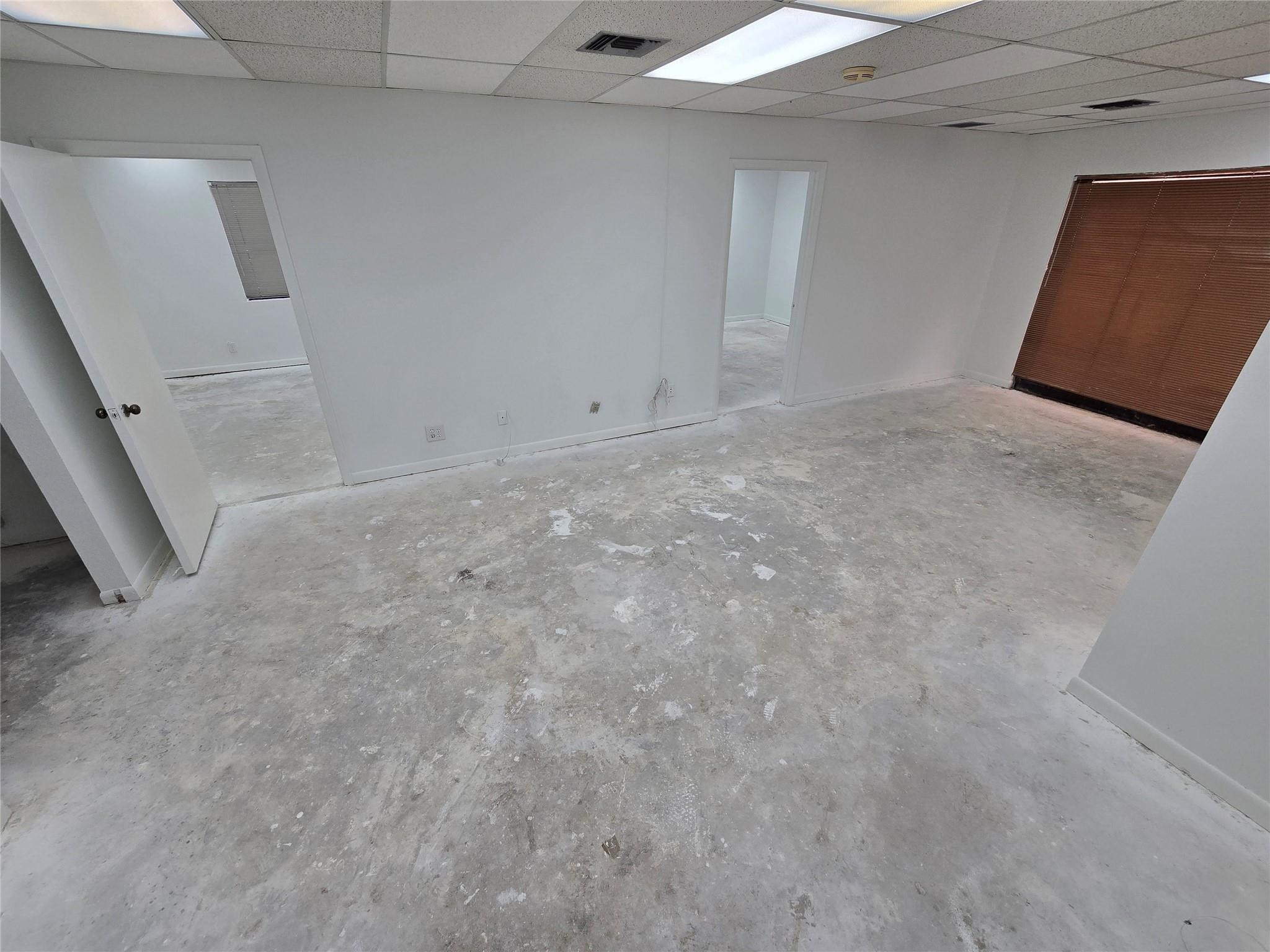 Foto de propiedad en 7800 W Oakland Park Boulevard 101, Fort Lauderdale, FL 33351 Fort Lauderdale con MLS# 