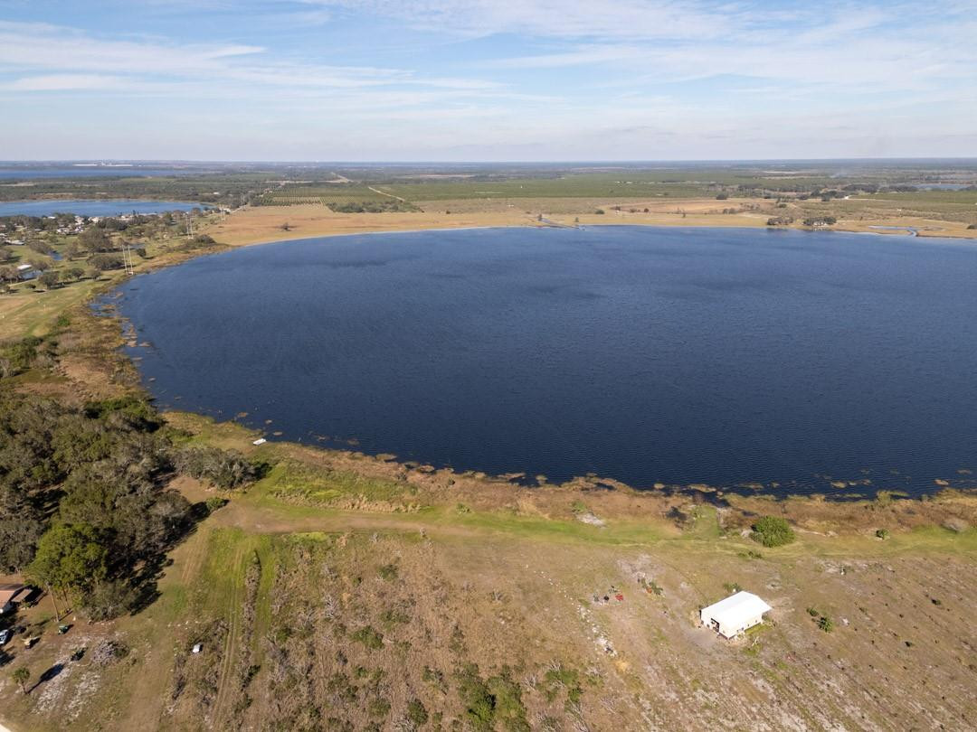 Foto de propiedad en 3073 CR 627, Avon Park, FL 33825 Avon Park con MLS# 