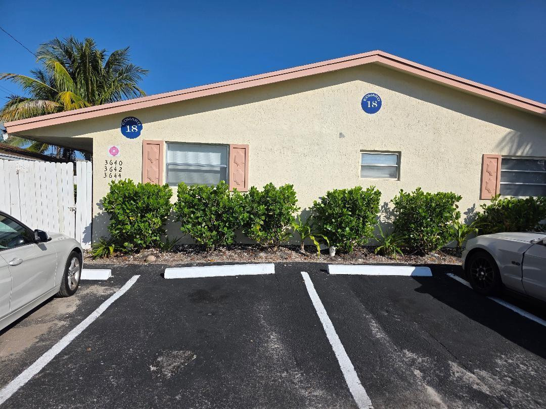 Alquilada 3640 NE 1st Avenue 1, Oakland Park, FL 33334, Oakland Park, FL 33334