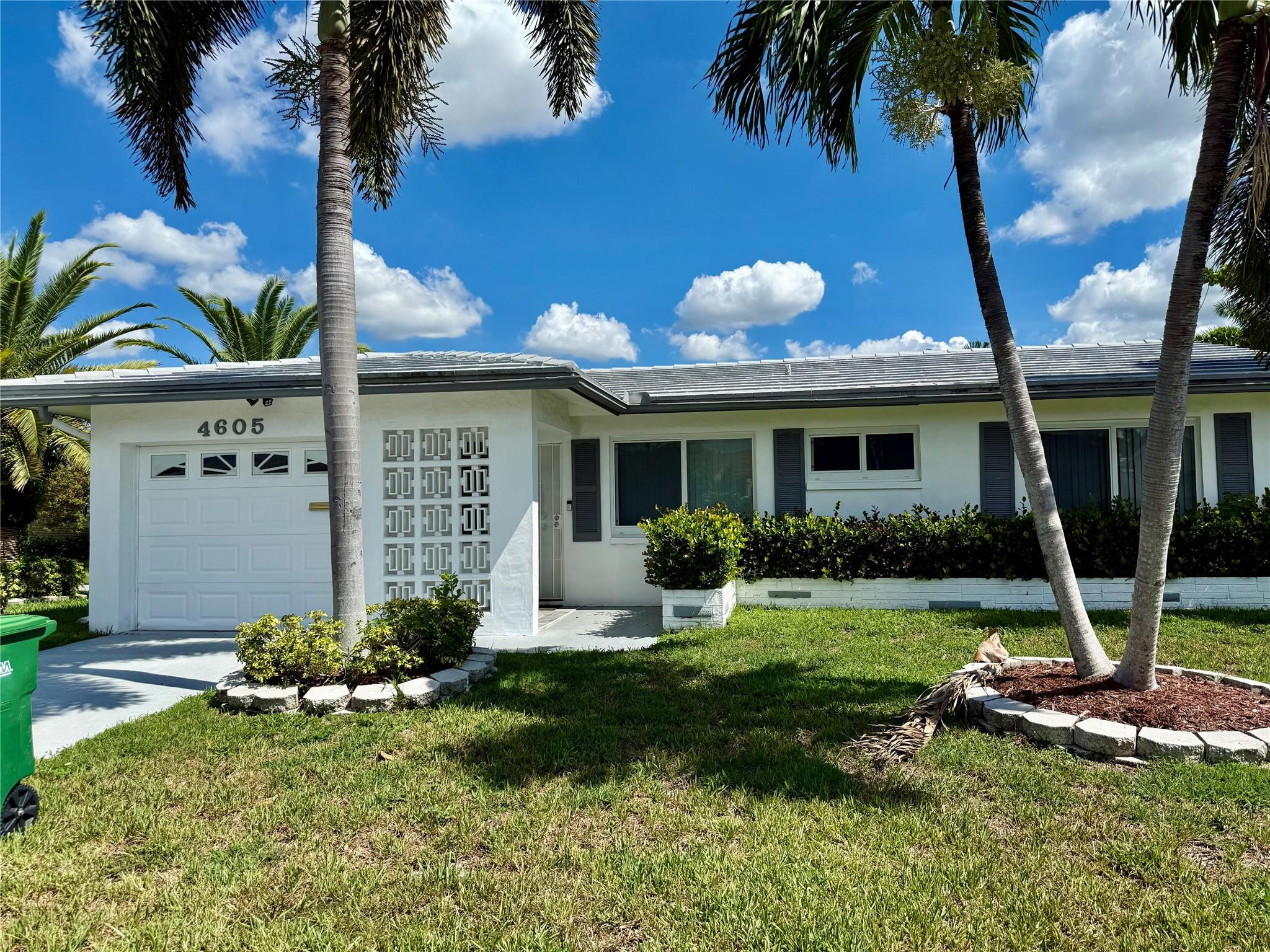 Foto de propiedad en 4605 NW 49th Street, Tamarac, FL 33319 Tamarac con MLS# 