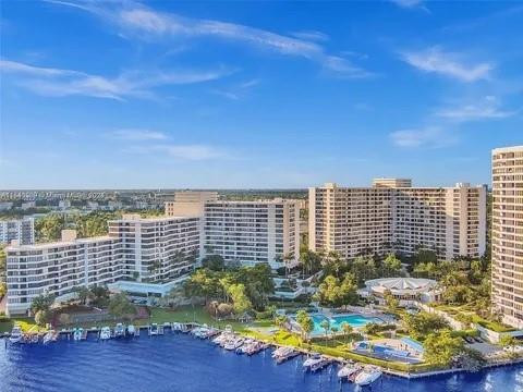 Foto de propiedad en 2500 Parkview Drive 814, Hallandale Beach, FL 33009 Hallandale Beach con MLS# 