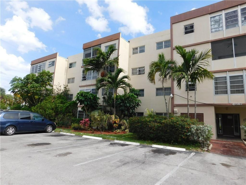 Foto de propiedad en 4047 NW 16TH Street 406, Lauderhill, FL 33313 Lauderhill con MLS# 