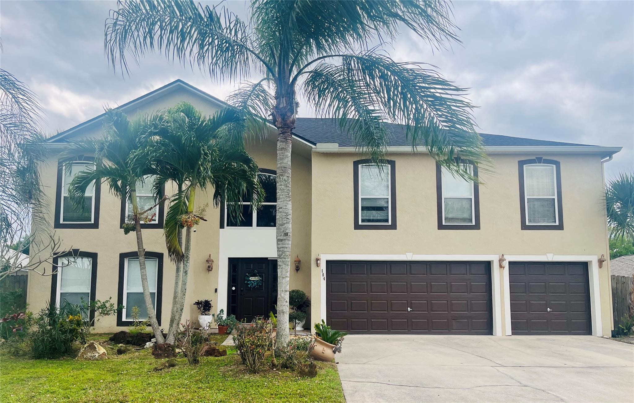 Foto de propiedad en 184 Massini Avenue NW, Palm Bay, FL 32907 Palm Bay con MLS# 
