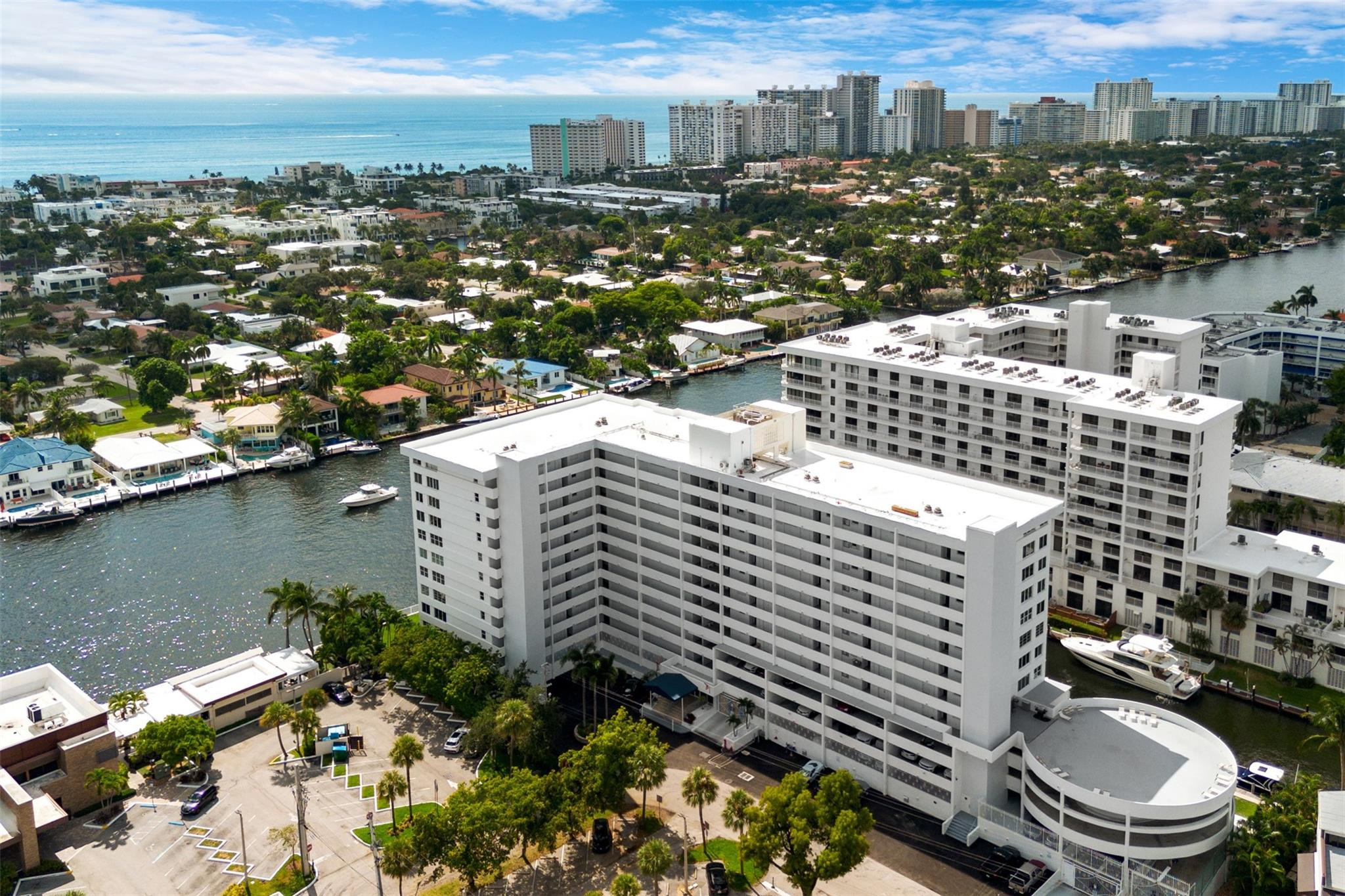 Foto de propiedad en 3100 NE 49th Street 1105, Fort Lauderdale, FL 33308 Fort Lauderdale con MLS# 