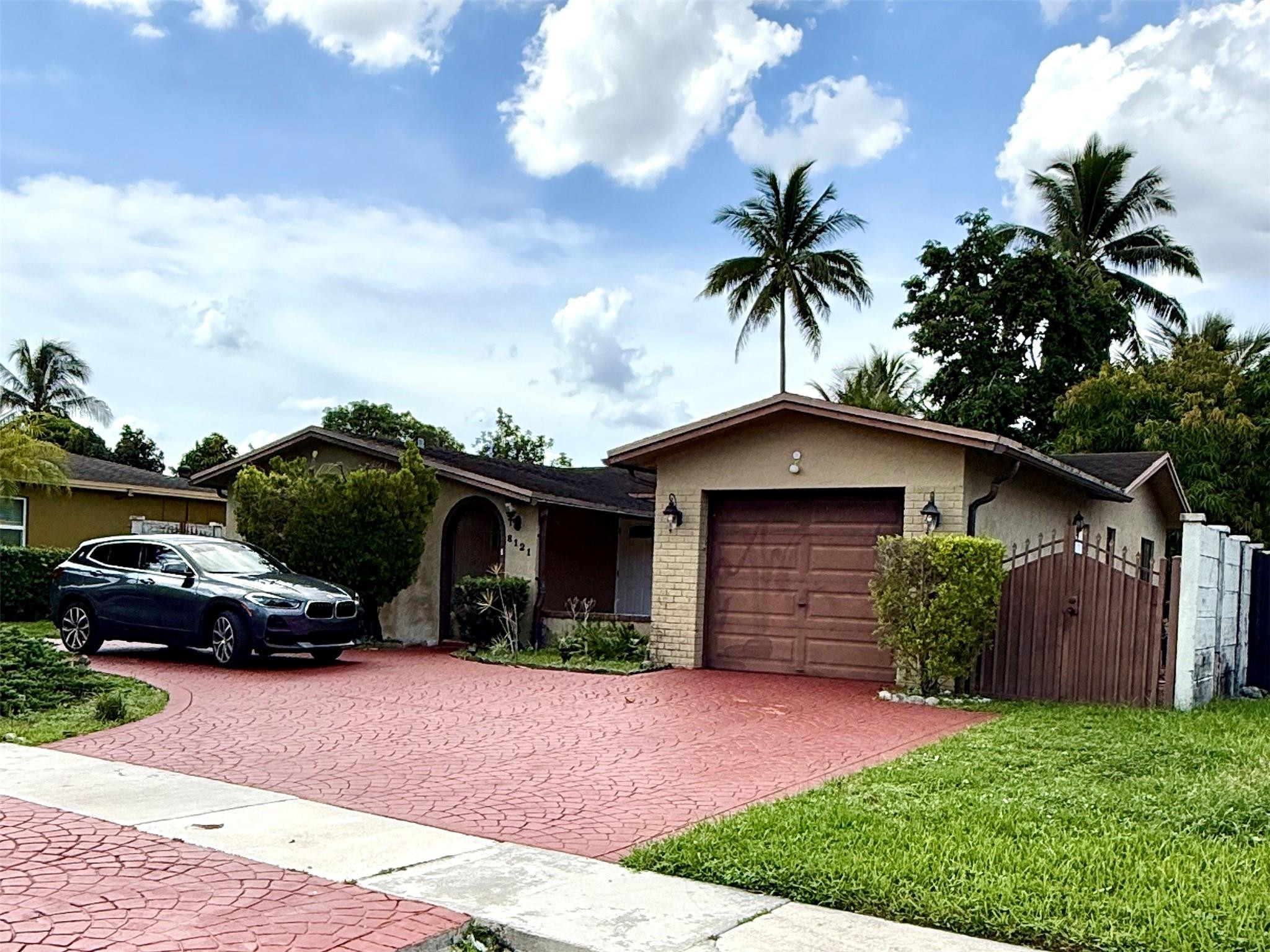 Foto de propiedad en 8121 SW 8TH Street, North Lauderdale, FL 33068 North Lauderdale con MLS# 