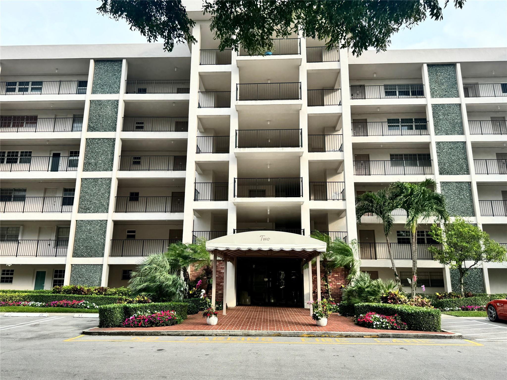 Foto de propiedad en 2850 N Palm Aire Drive 207, Pompano Beach, FL 33069 Pompano Beach con MLS# 
