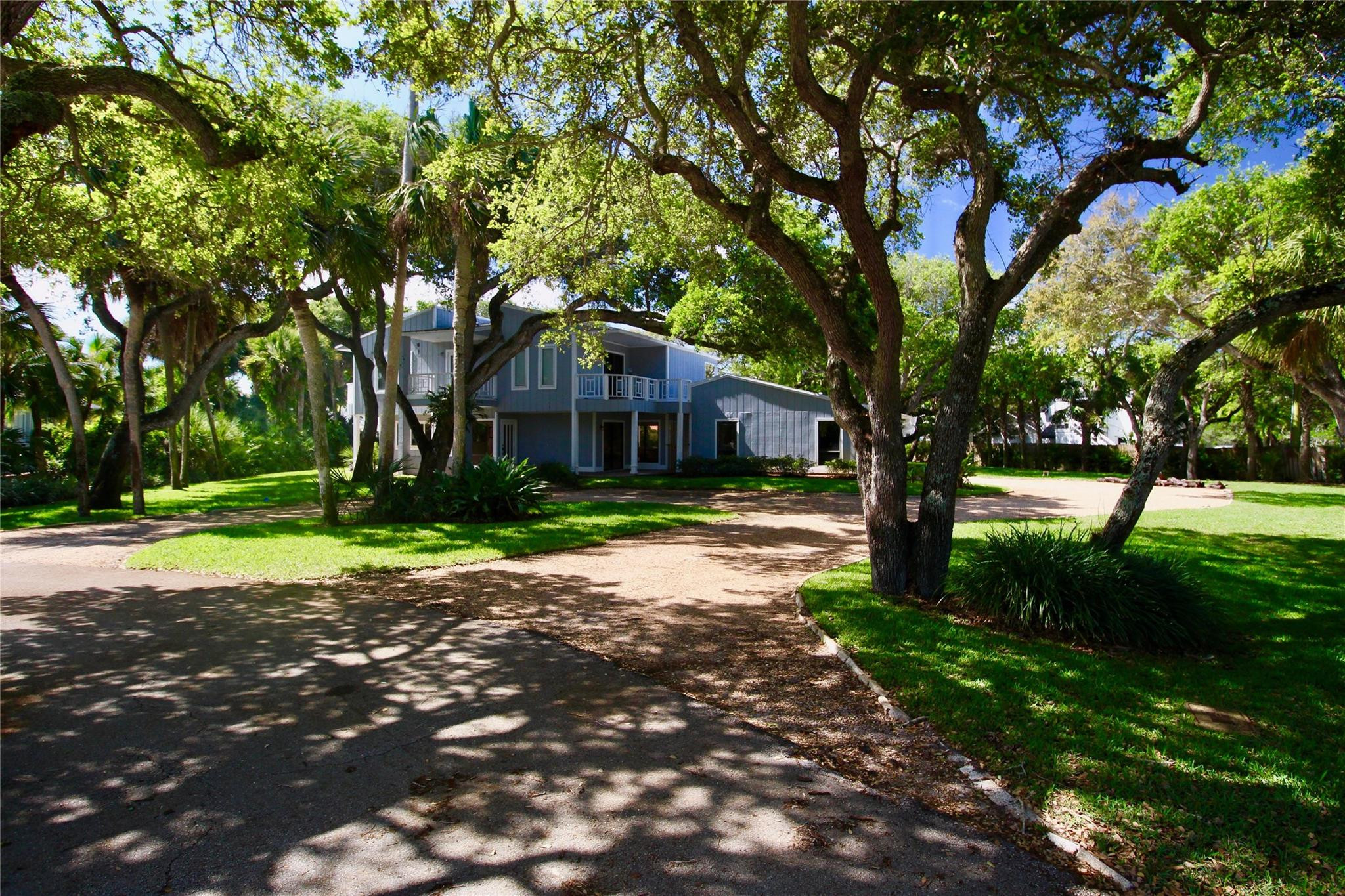 Foto de propiedad en 902 Holoma Drive, Vero Beach, FL 32963 Vero Beach con MLS# 
