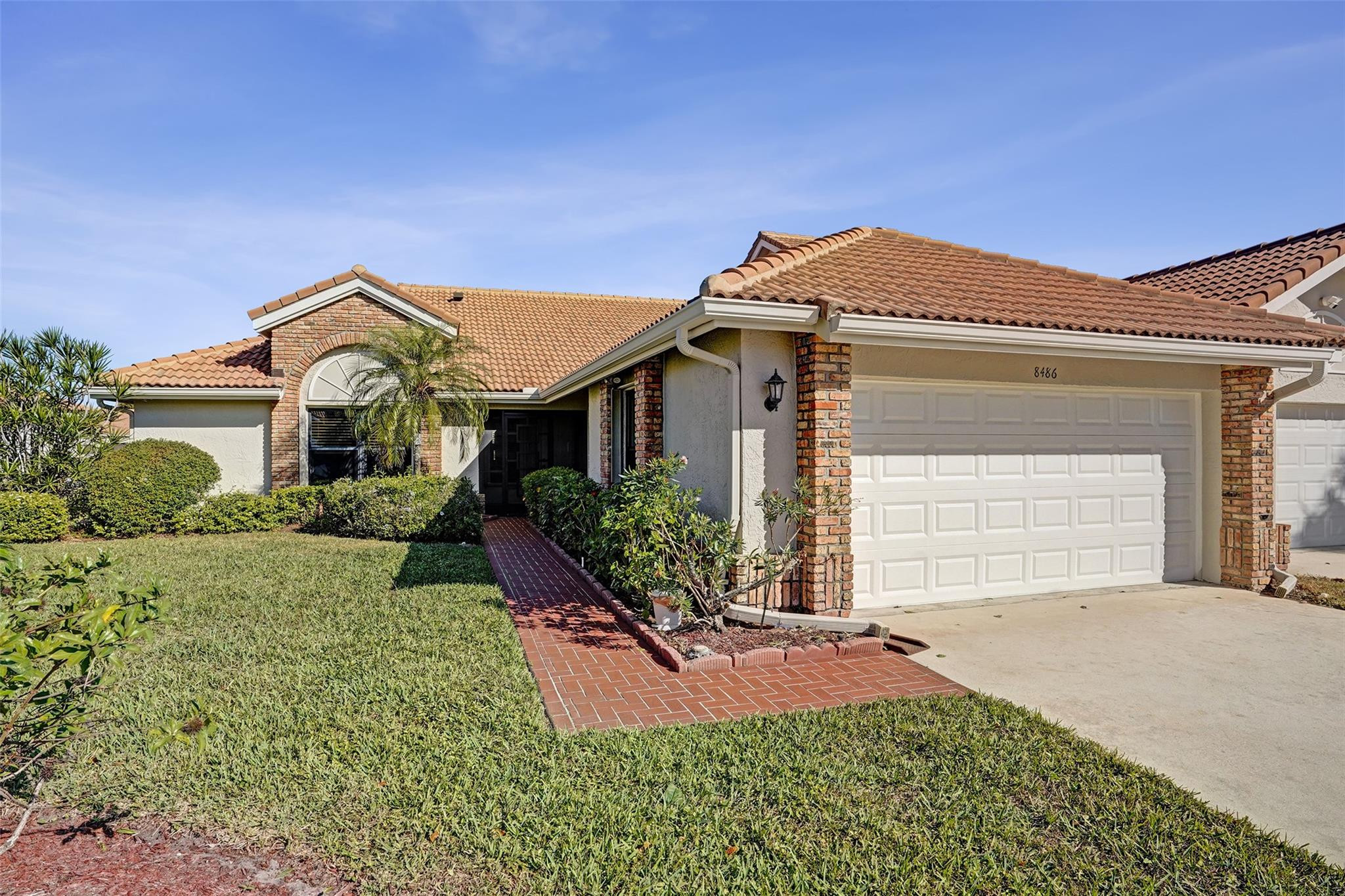 Foto de propiedad en 8486 Heather Place, Boynton Beach, FL 33472 Boynton Beach con MLS# 