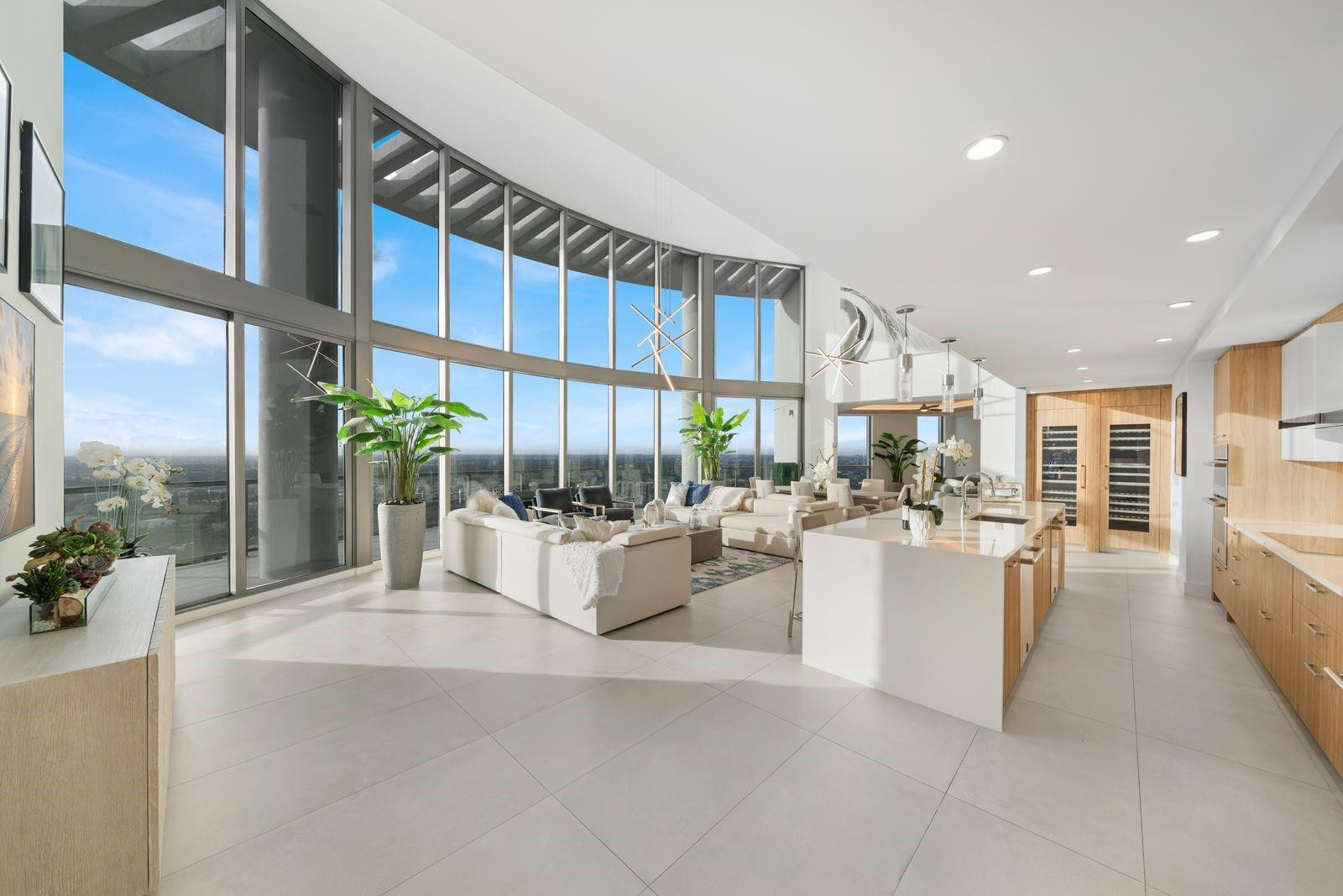 Foto de propiedad en 100 E Las Olas Boulevard 4603, Fort Lauderdale, FL 33301 Fort Lauderdale con MLS# 