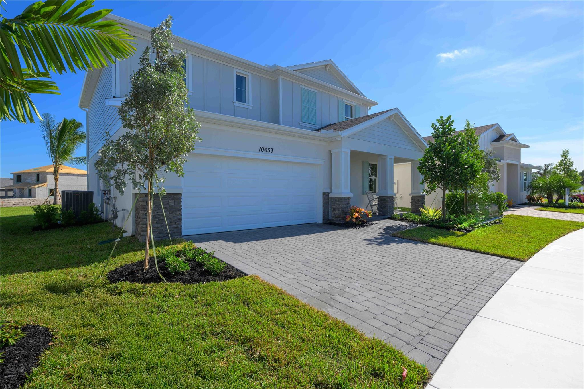 Foto de propiedad en 10653 NW Suncrest Loop, Port St. Lucie, FL 34987 Port St. Lucie con MLS# 