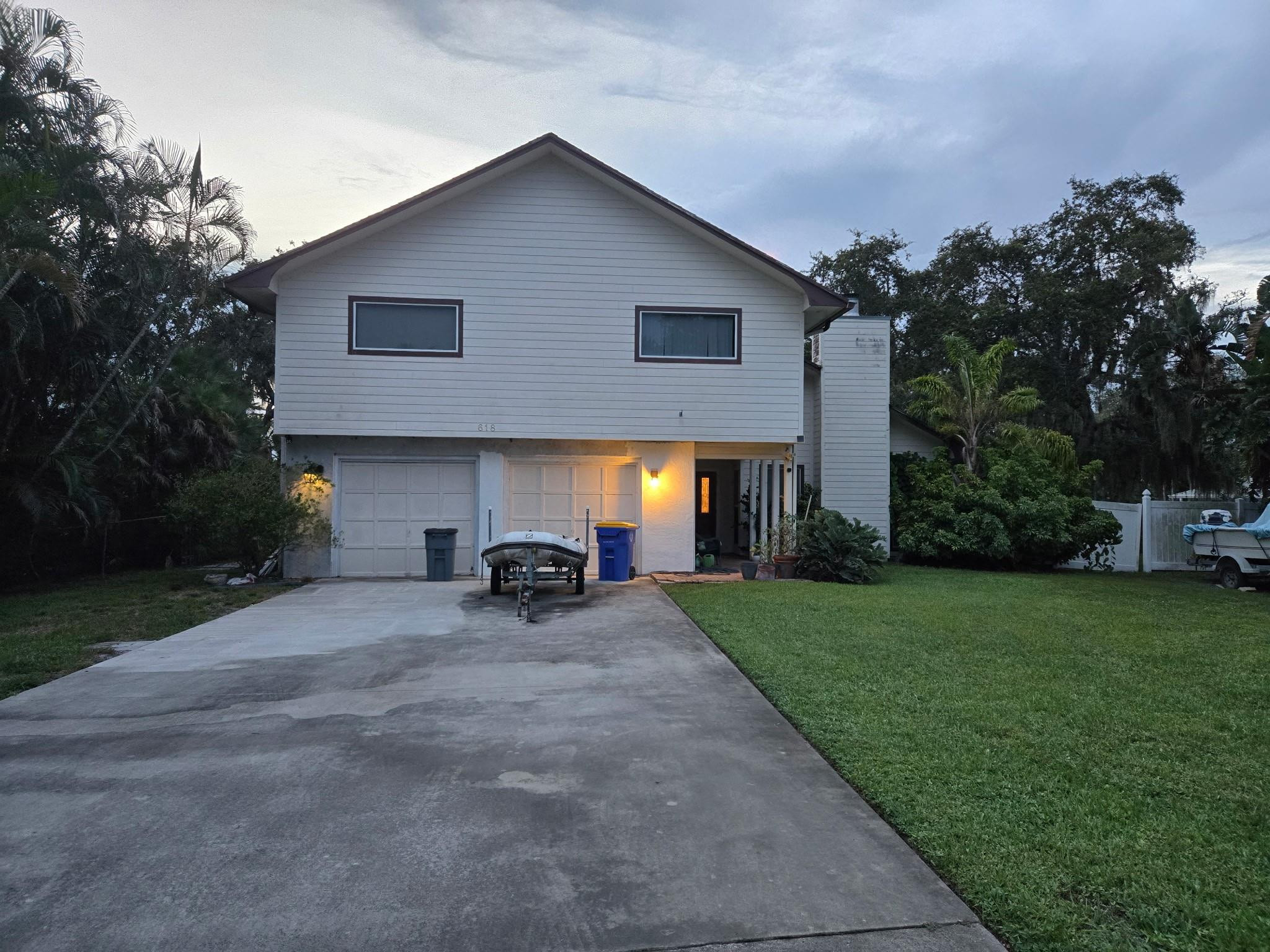 Foto de propiedad en 618 SW Hidden River Avenue, Palm City, FL 34990 Palm City con MLS# 