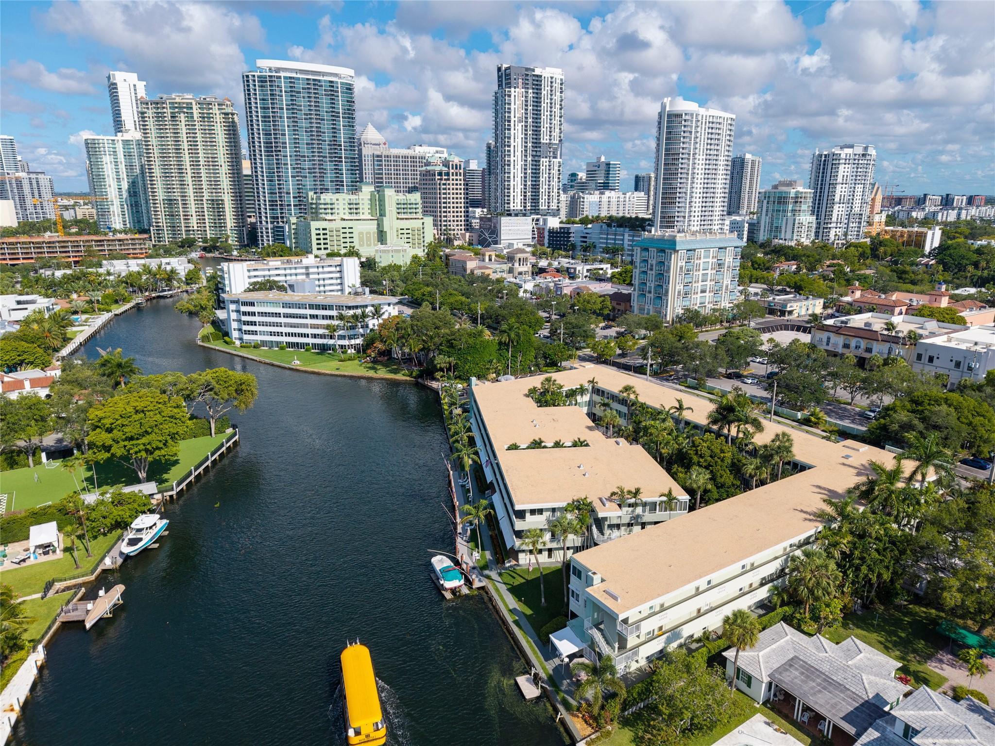 Foto de propiedad en 1000 SE 4th Street 117 & 118, Fort Lauderdale, FL 33301 Fort Lauderdale con MLS# 