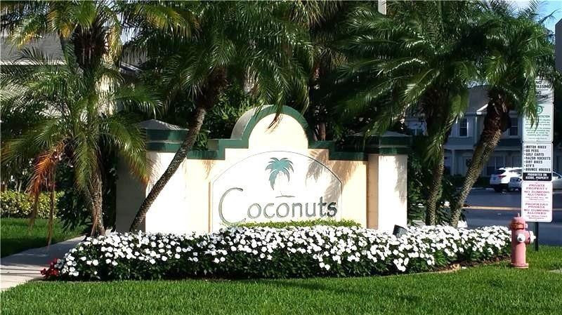 Foto de propiedad en 51 Whitehead Circle 51, Weston, FL 33326 Weston con MLS# 