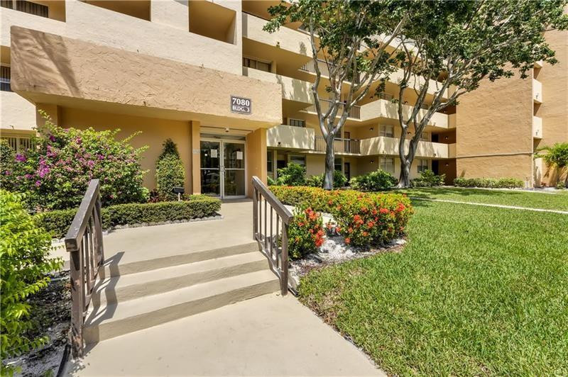 Foto de propiedad en 7080 Environ Boulevard 522, Lauderhill, FL 33319 Lauderhill con MLS# 
