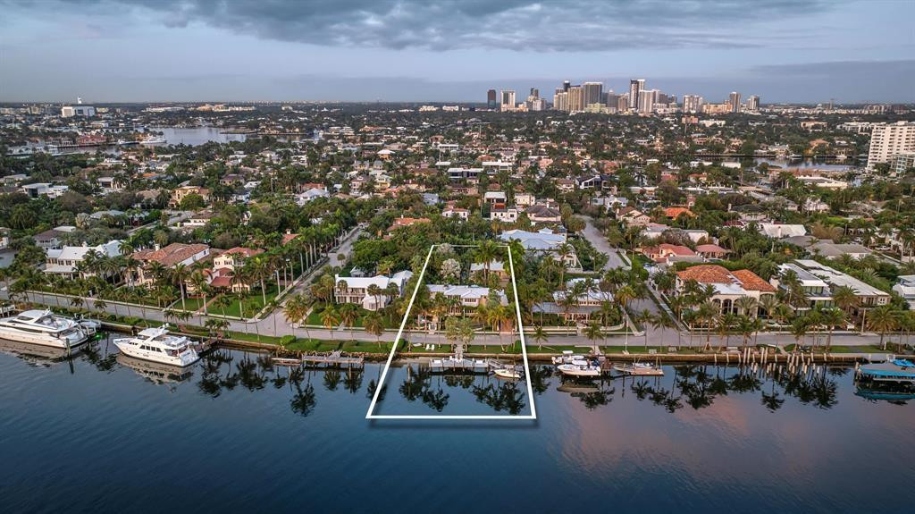 Foto de propiedad en 615 Idlewyld Drive, Fort Lauderdale, FL 33301 Fort Lauderdale con MLS# 