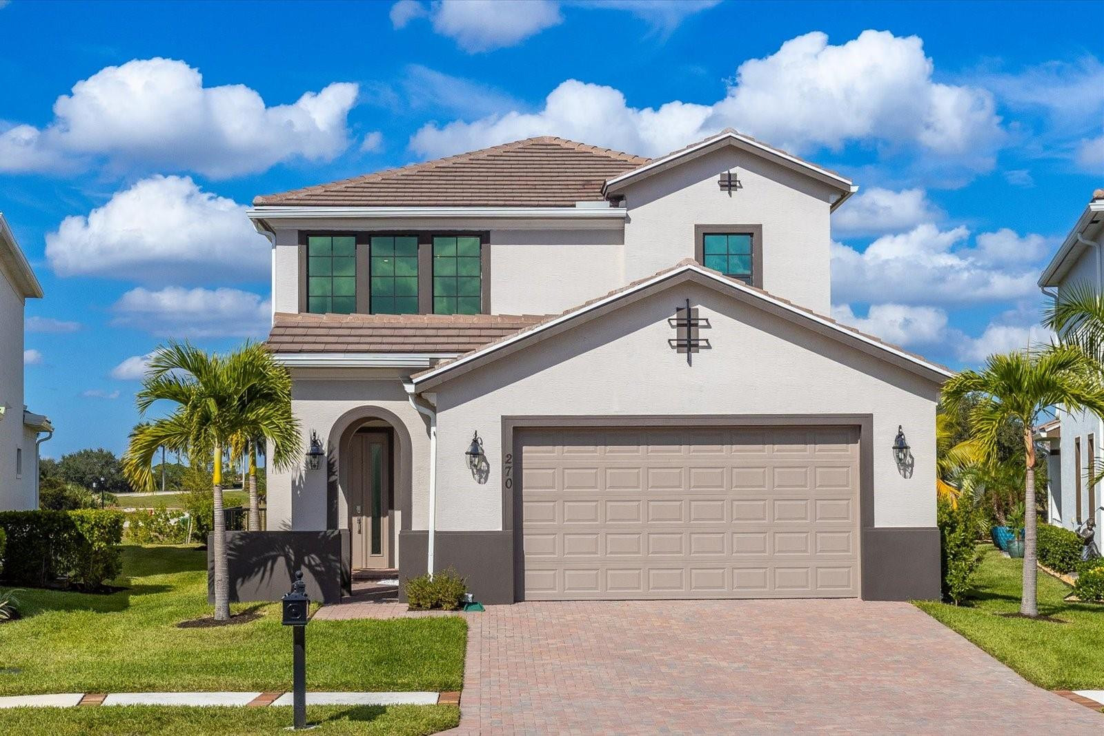 Foto de propiedad en 270 SE Fascino Circle, Port St. Lucie, FL 34984 Port St. Lucie con MLS# 