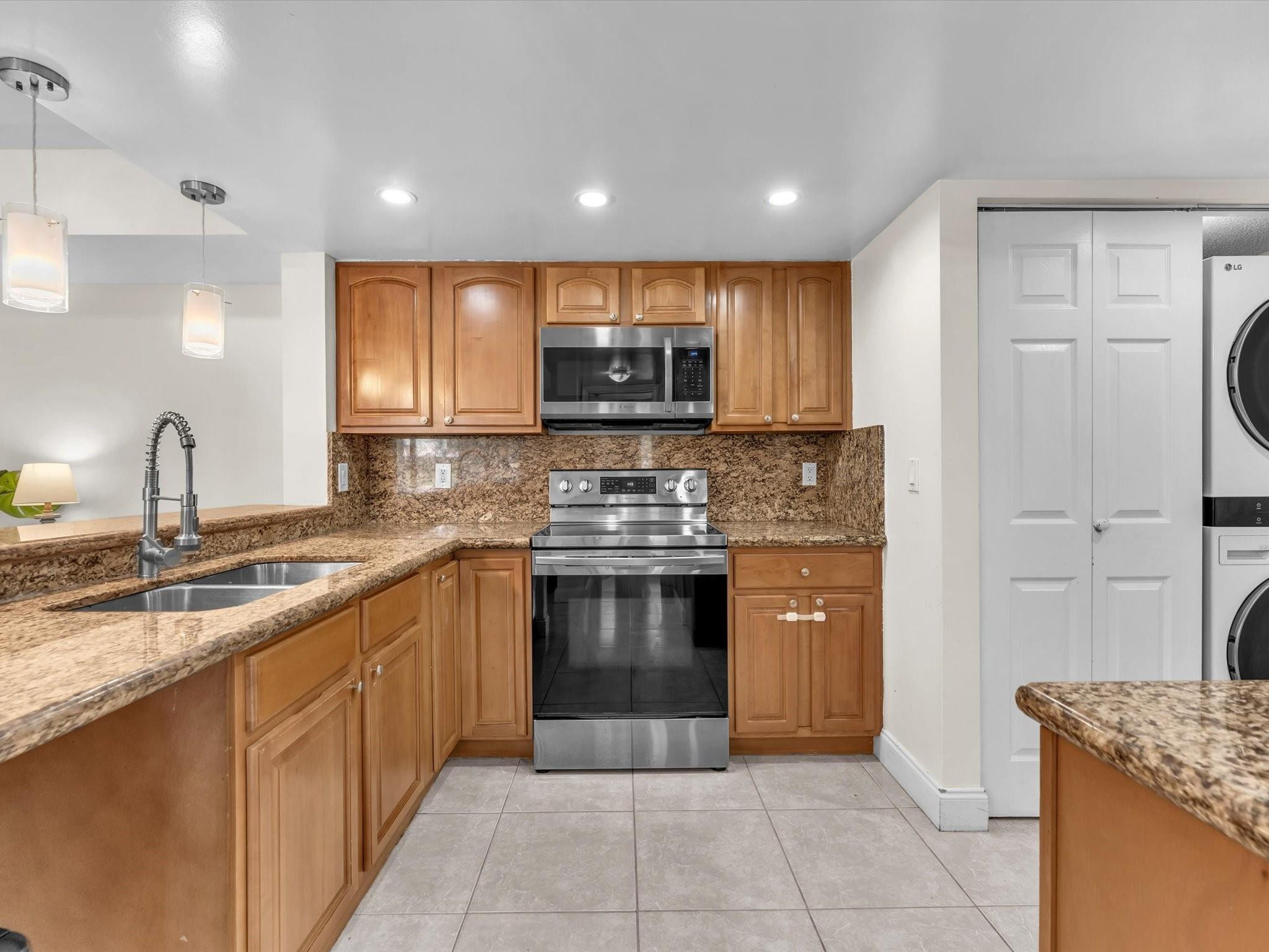 Foto de propiedad en 9022 W Atlantic Boulevard 213, Coral Springs, FL 33071 Coral Springs con MLS# 