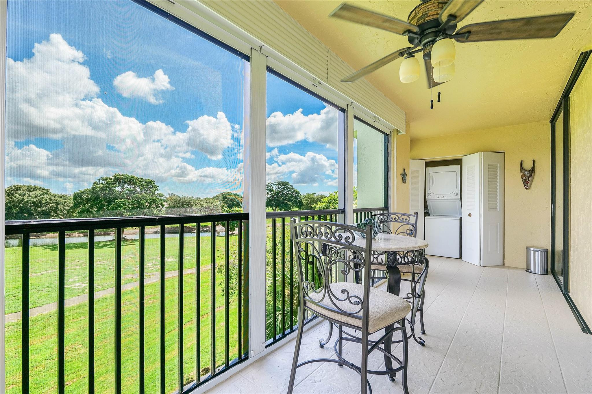 Foto de propiedad en 3650 Environ Boulevard 401, Lauderhill, FL 33319 Lauderhill con MLS# 