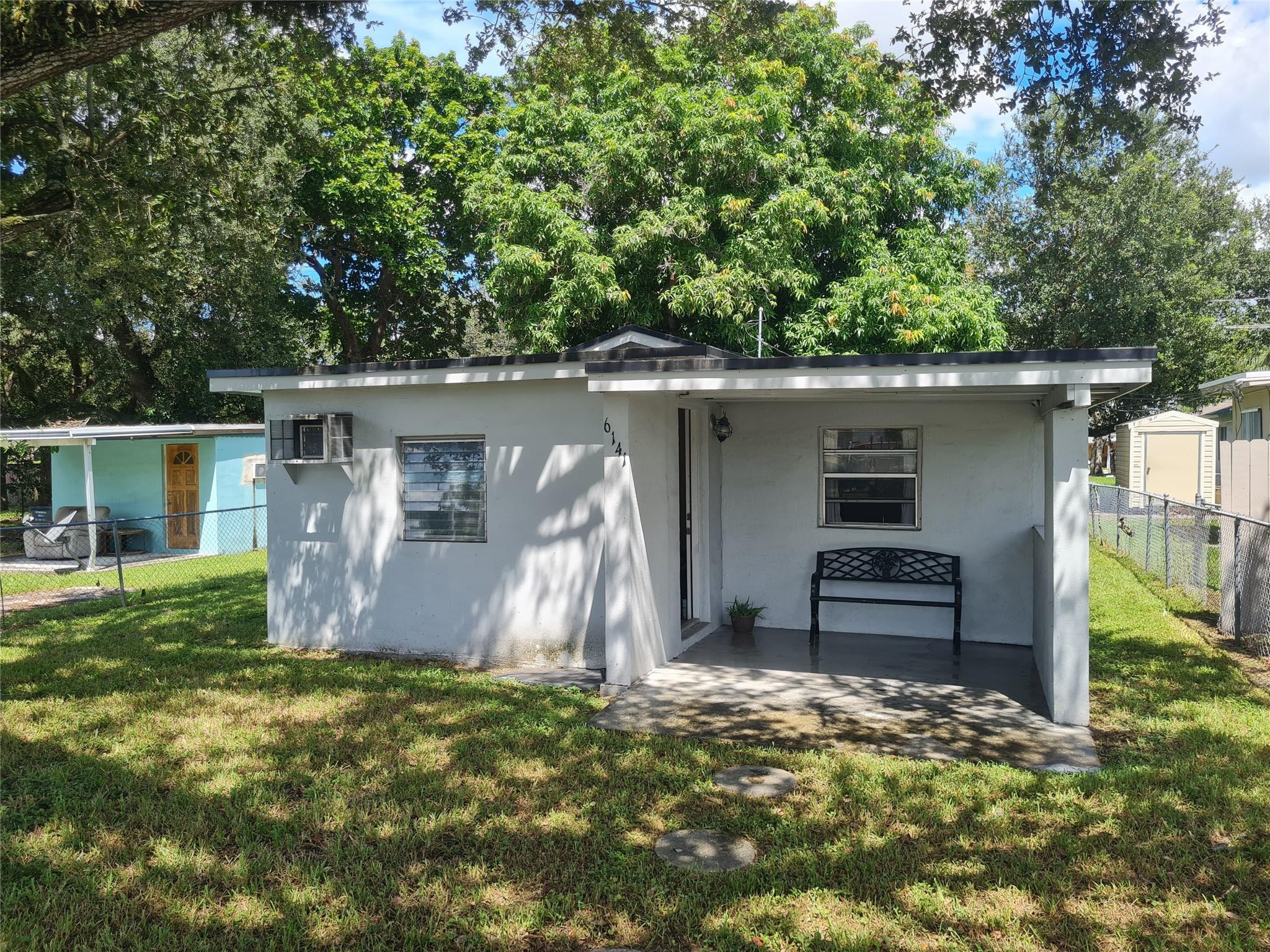 Foto de propiedad en 6141 Garfield, Hollywood, FL 33024 Hollywood con MLS# 