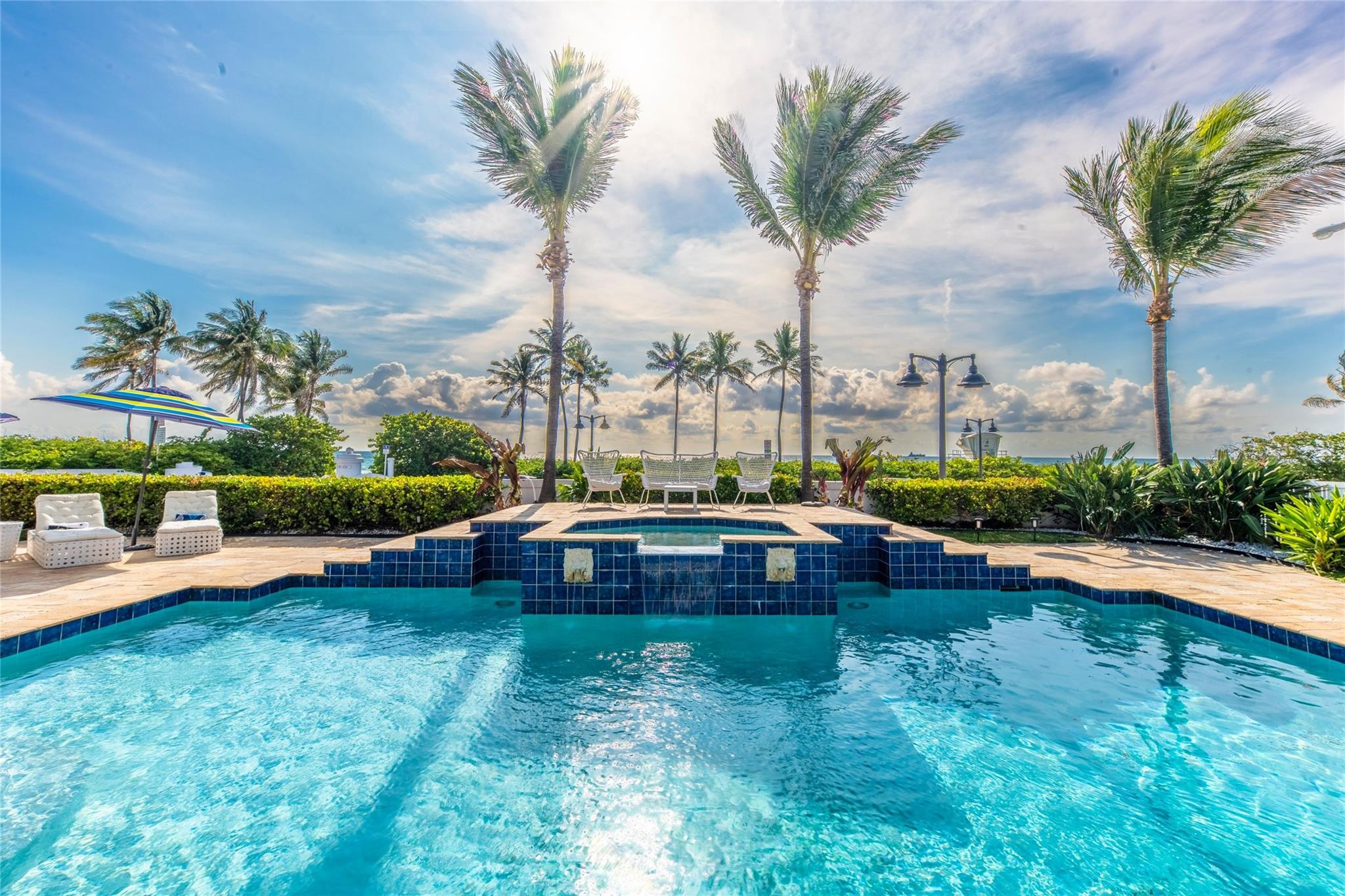 Foto de propiedad en 1799 N Fort Lauderdale Beach Boulevard, Fort Lauderdale, FL 33305 Fort Lauderdale con MLS# 