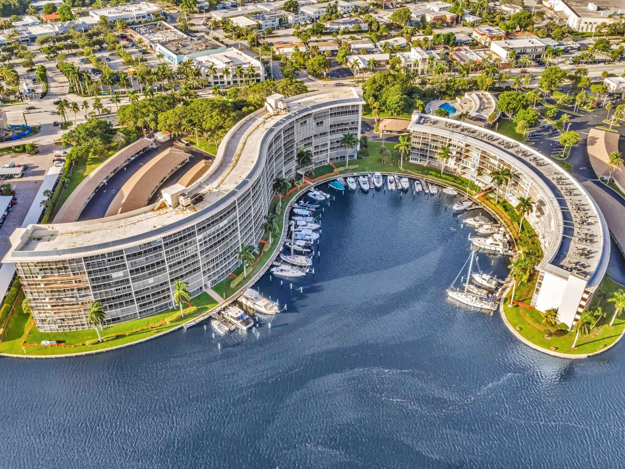 Foto de propiedad en 1537 E Hillsboro Boulevard 438, Deerfield Beach, FL 33441 Deerfield Beach con MLS# 