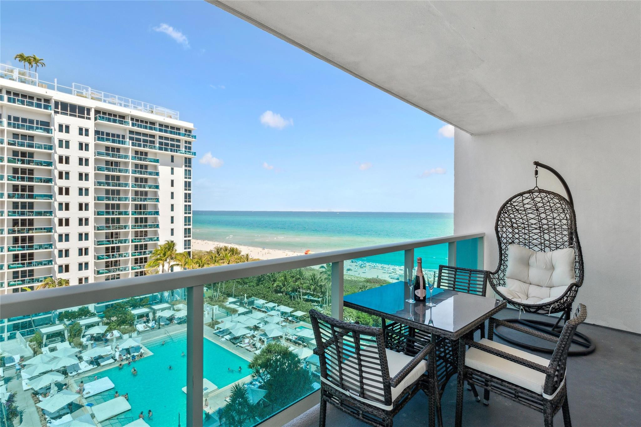 Foto de propiedad en 2301 Collins Avenue 1015, Miami Beach, FL 33139 Miami Beach con MLS# 