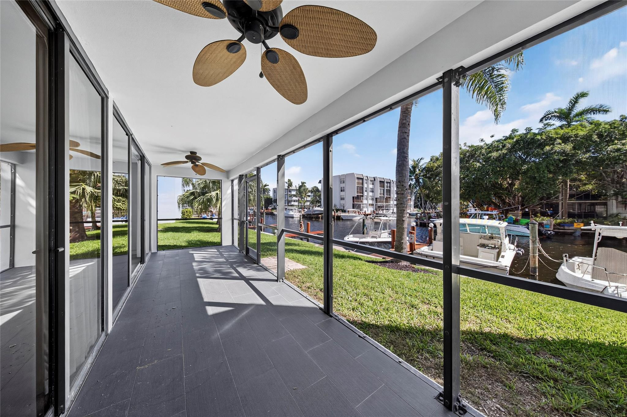 Foto de propiedad en 1100 SE 5th Court 53, Pompano Beach, FL 33060 Pompano Beach con MLS# 