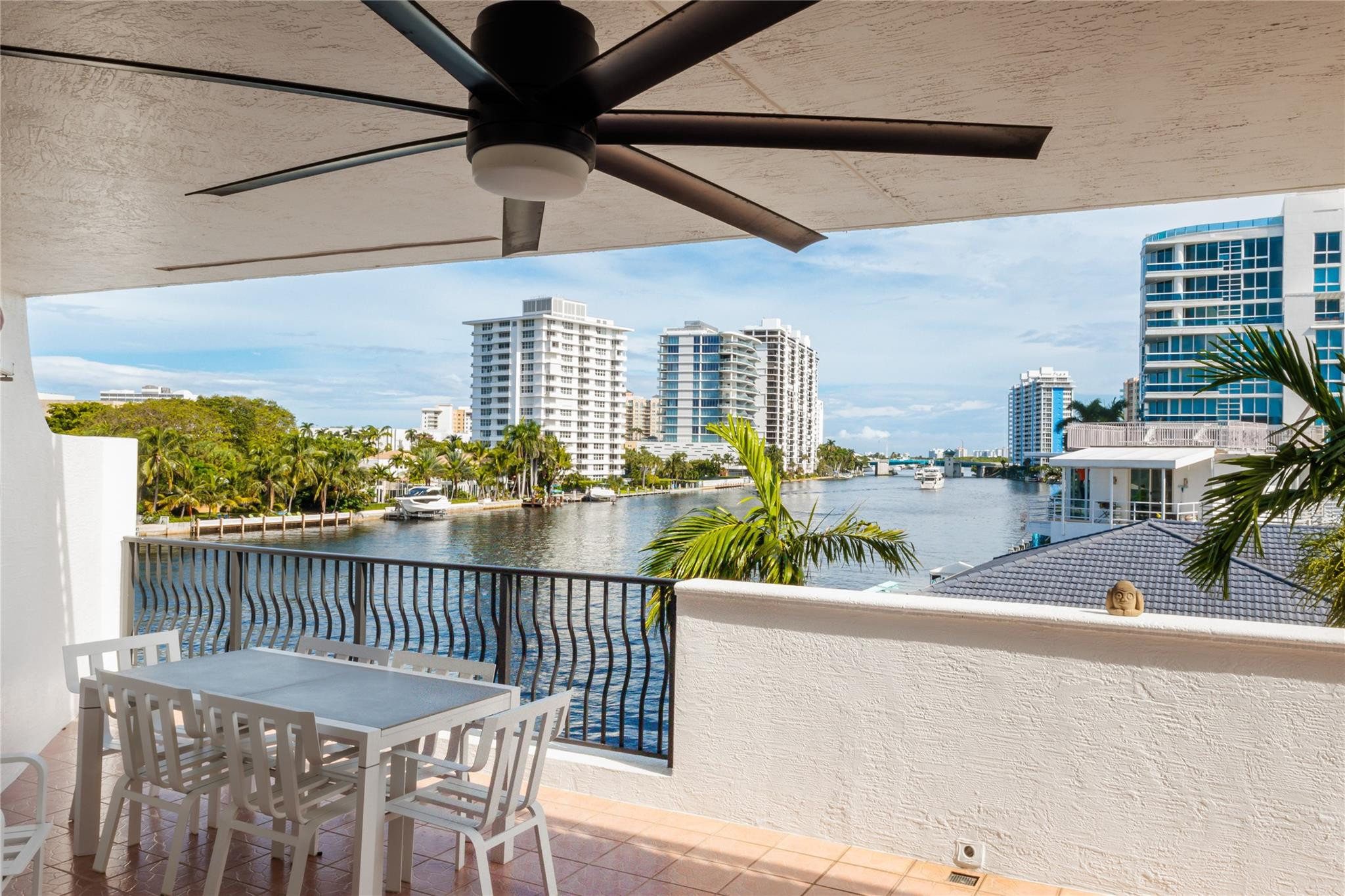 Foto de propiedad en 615 Bayshore Drive 301, Fort Lauderdale, FL 33304 Fort Lauderdale con MLS# 