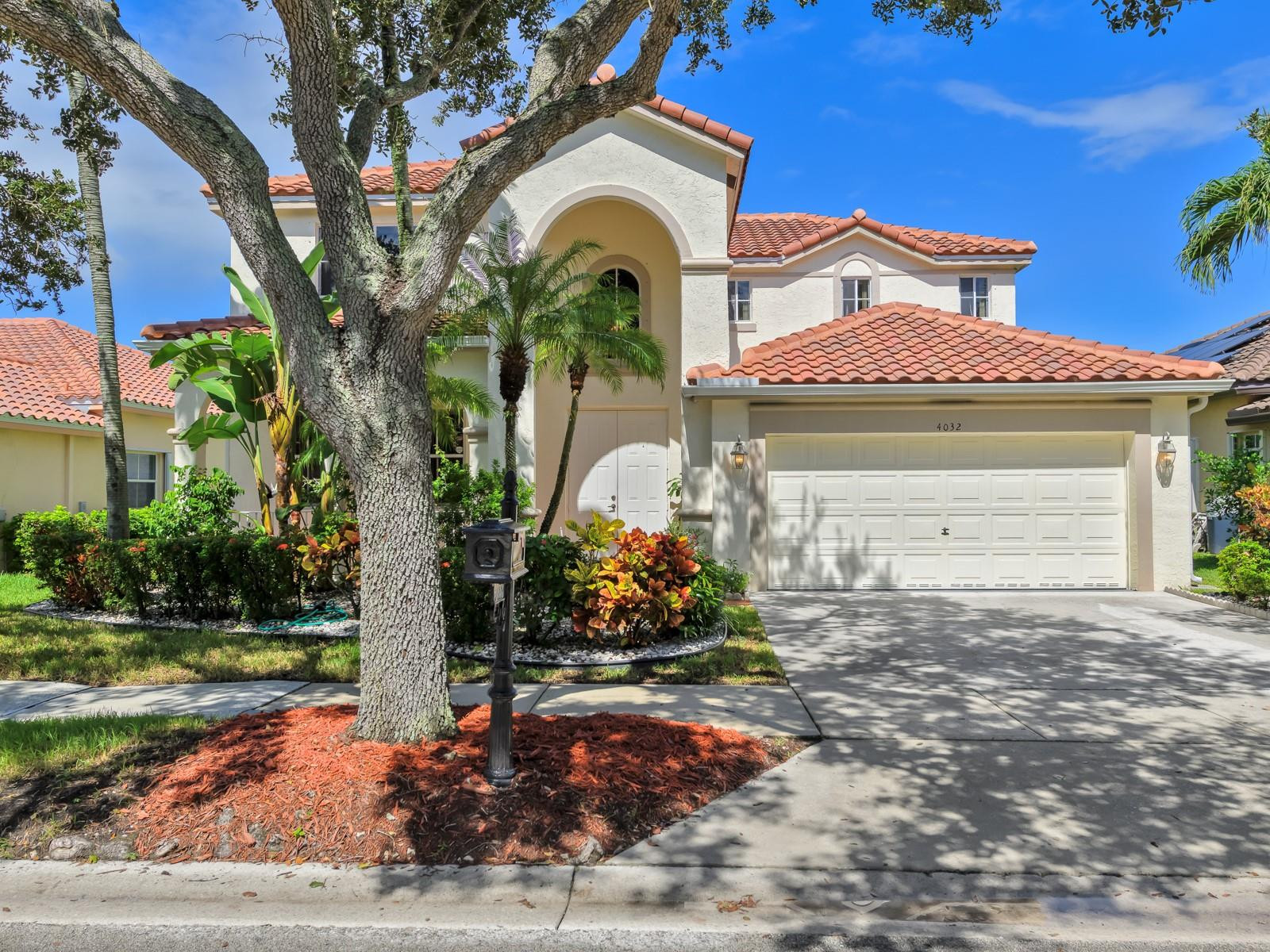 Foto de propiedad en 4032 Pinewood Lane, Weston, FL 33331 Weston con MLS# 