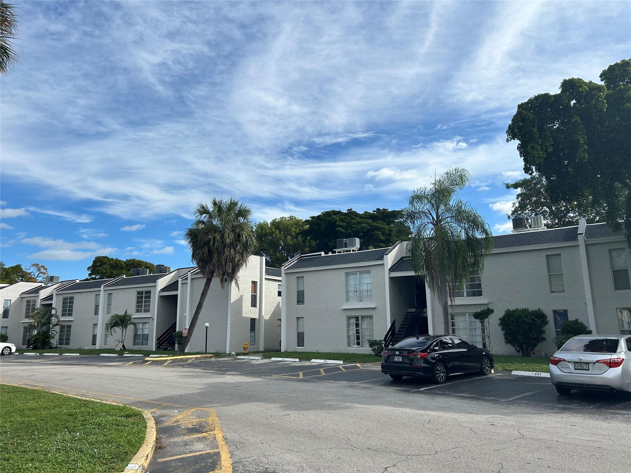 Foto de propiedad en 4463 Treehouse Lane H, Tamarac, FL 33319 Tamarac con MLS# 