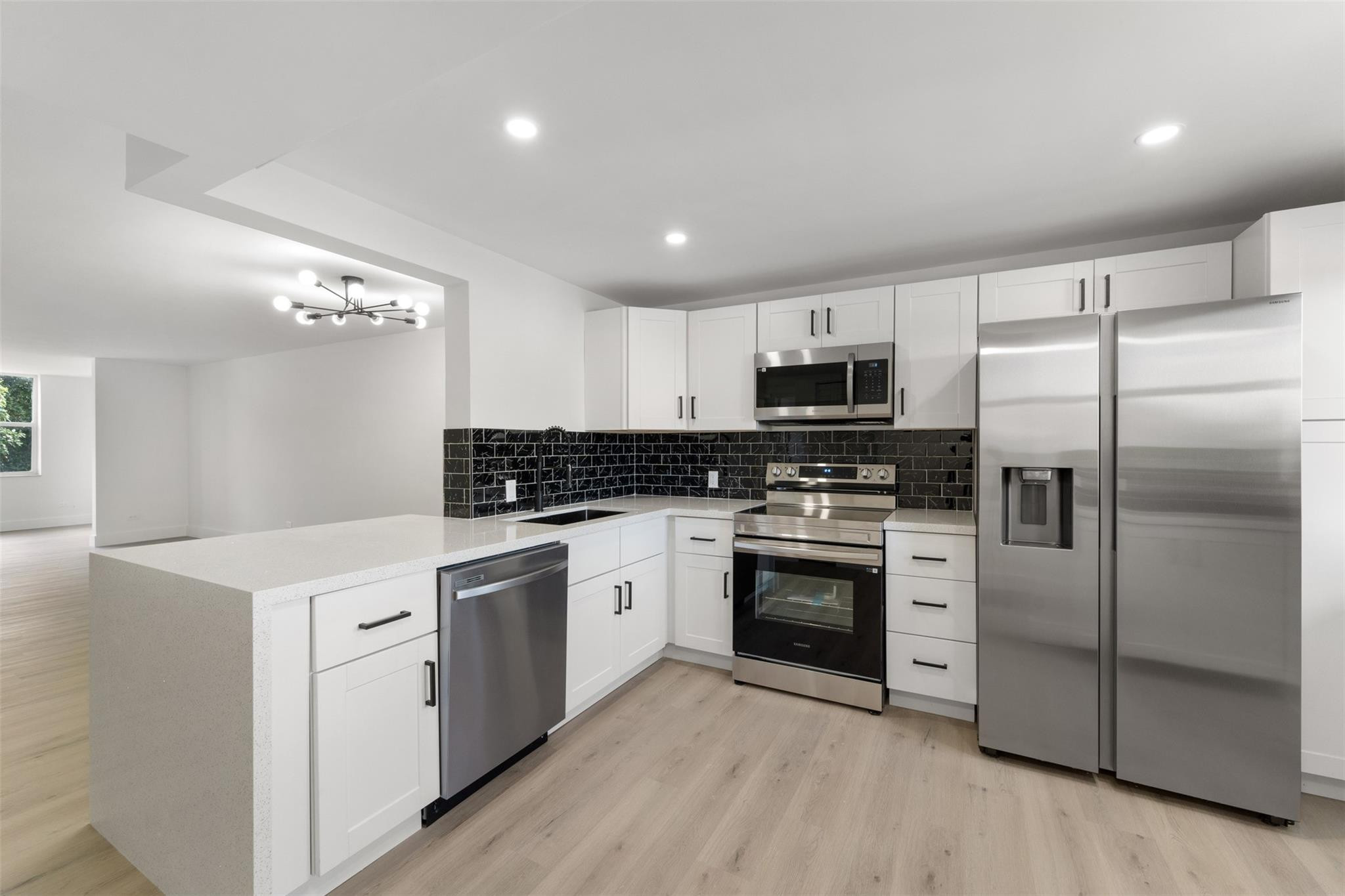 Foto de propiedad en 441 NE 195th Street 302, Miami, FL 33179 Miami con MLS# 