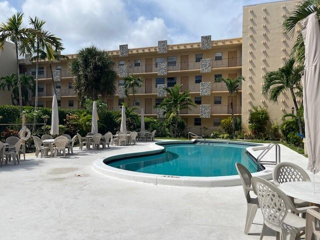 Foto de propiedad en 2145 Pierce Street 101, Hollywood, FL 33020 Hollywood con MLS# 