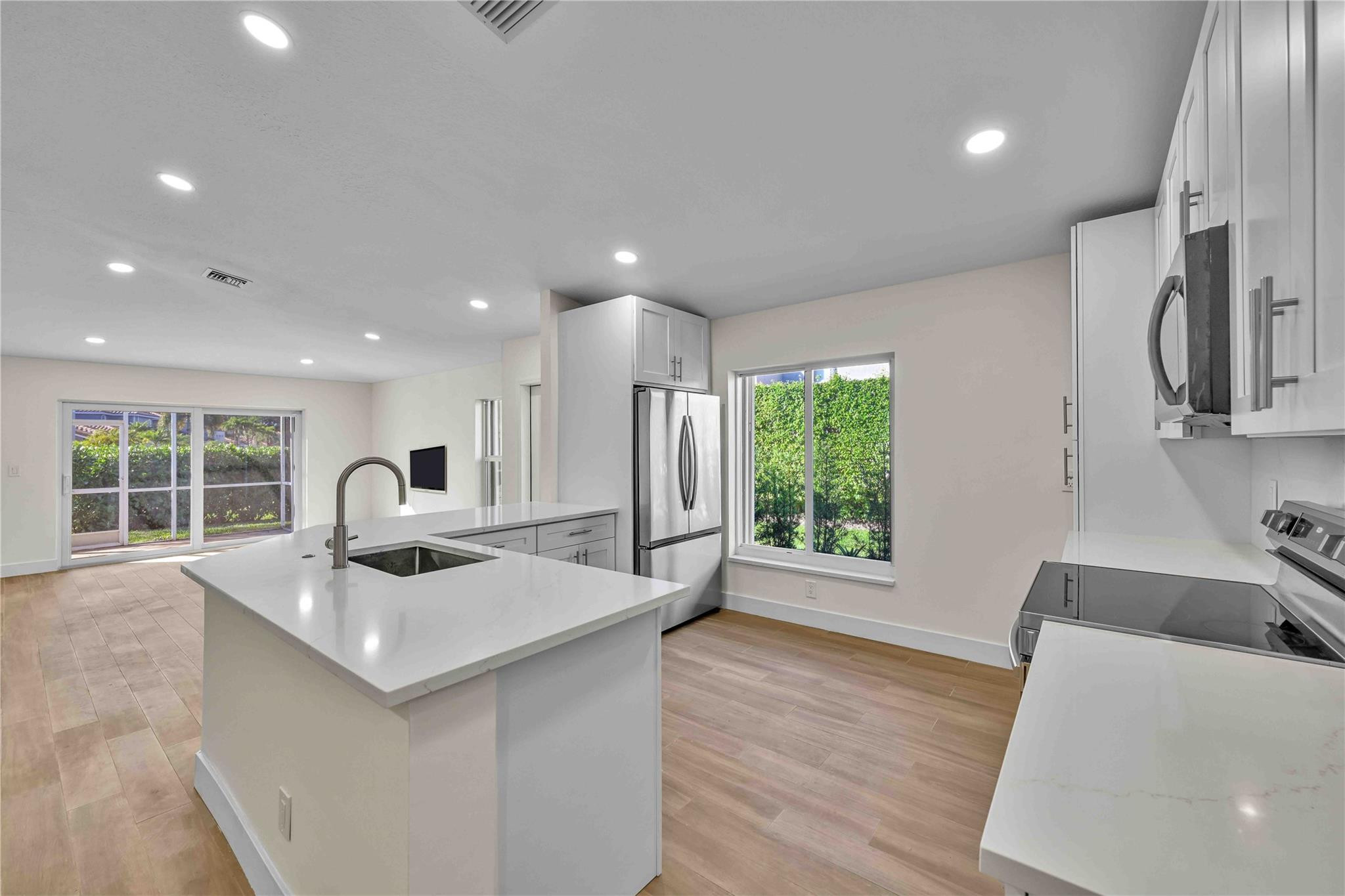 Foto de propiedad en 11766 NW 57th Street, Coral Springs, FL 33076 Coral Springs con MLS# 