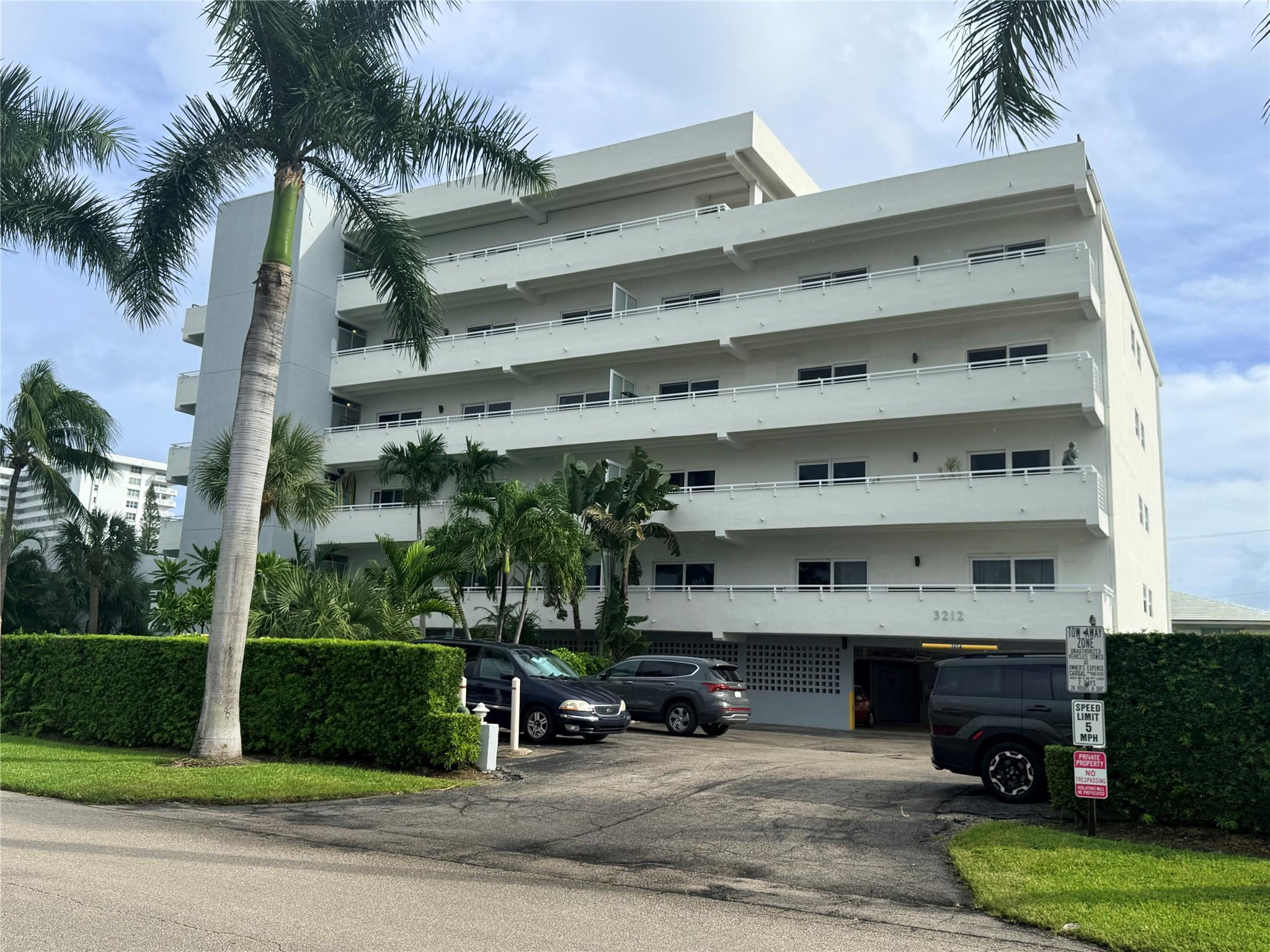 Foto de propiedad en 3212 NE 12th Street 303, Pompano Beach, FL 33062 Pompano Beach con MLS# 