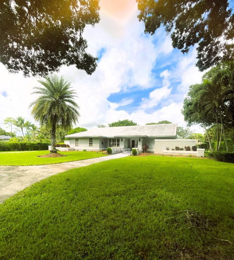 Foto de propiedad en 14183 Greentree Trail, Wellington, FL 33414 Wellington con MLS# 