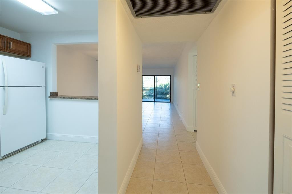 Alquilada 9233 SW 8th Street 222, Boca Raton, FL 33428, Boca Raton, FL 33428