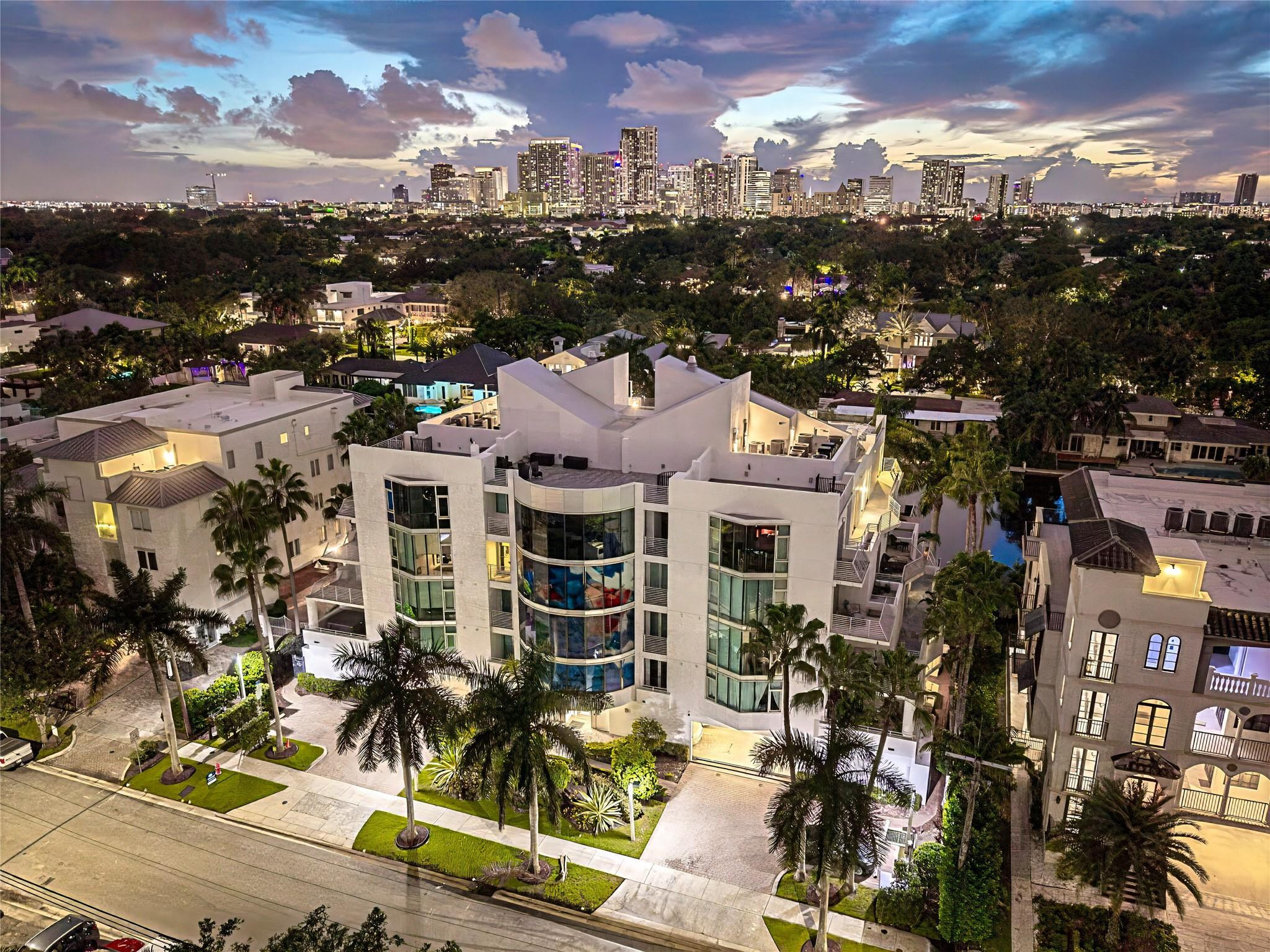 Foto de propiedad en 301 Hendricks Isle 10, Fort Lauderdale, FL 33301 Fort Lauderdale con MLS# 