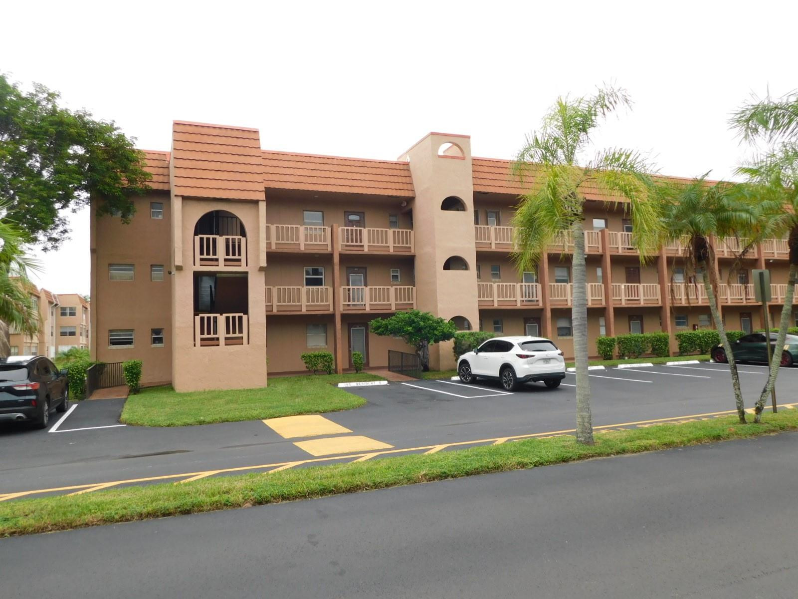 Vendido 9580 Sunrise Lakes Boulevard 202, Sunrise, FL 33322, Sunrise, FL 33322