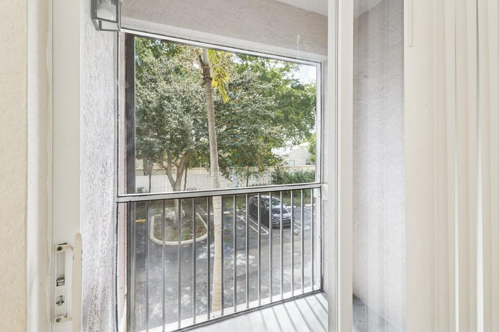 Foto de propiedad en 6384 W Sample Road W 6384, Coral Springs, FL 33067 Coral Springs con MLS# 
