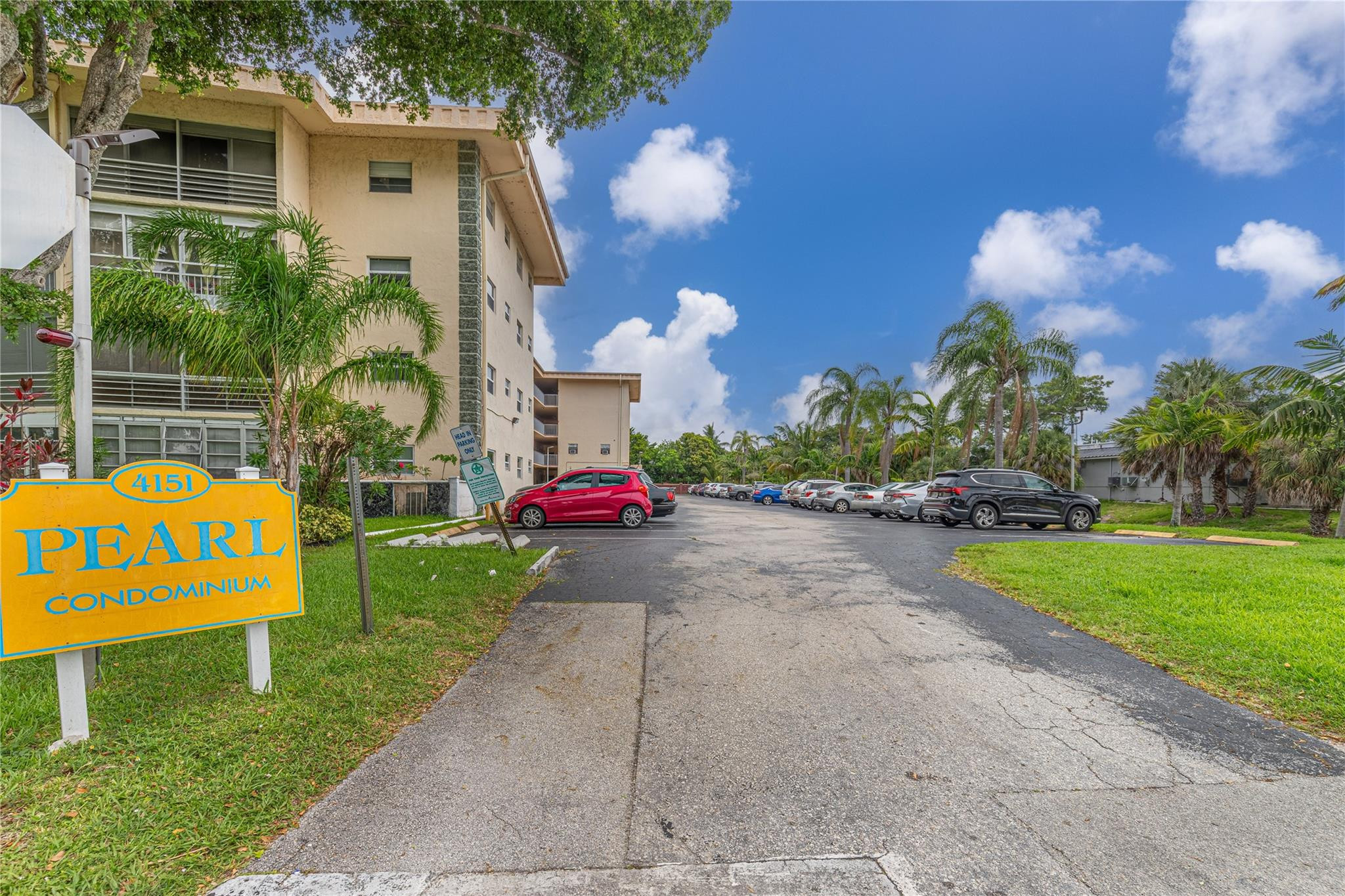 Vendido 4151 NW 41st Street NW 308, Lauderdale Lakes, FL 33319, Lauderdale Lakes, FL 33319