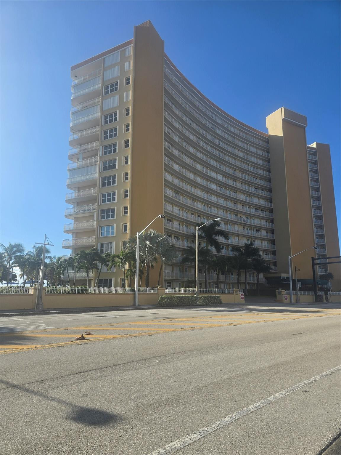 Alquilada 328 N Ocean Boulevard 501, Pompano Beach, FL 33062, Pompano Beach, FL 33062