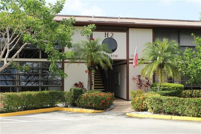 Foto de propiedad en 9728 S Belfort Circle 206, Tamarac, FL 33321 Tamarac con MLS# 