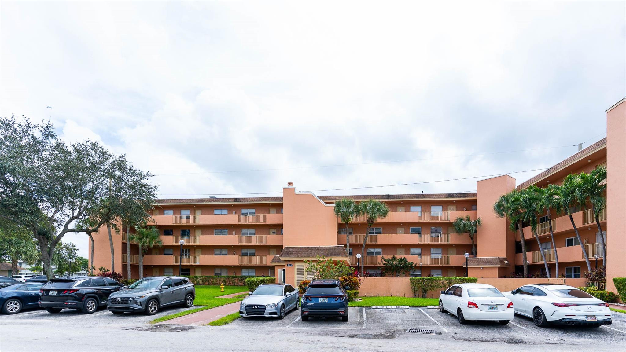Vendido 3110 N Pine Island Road 304, Sunrise, FL 33351, Sunrise, FL 33351