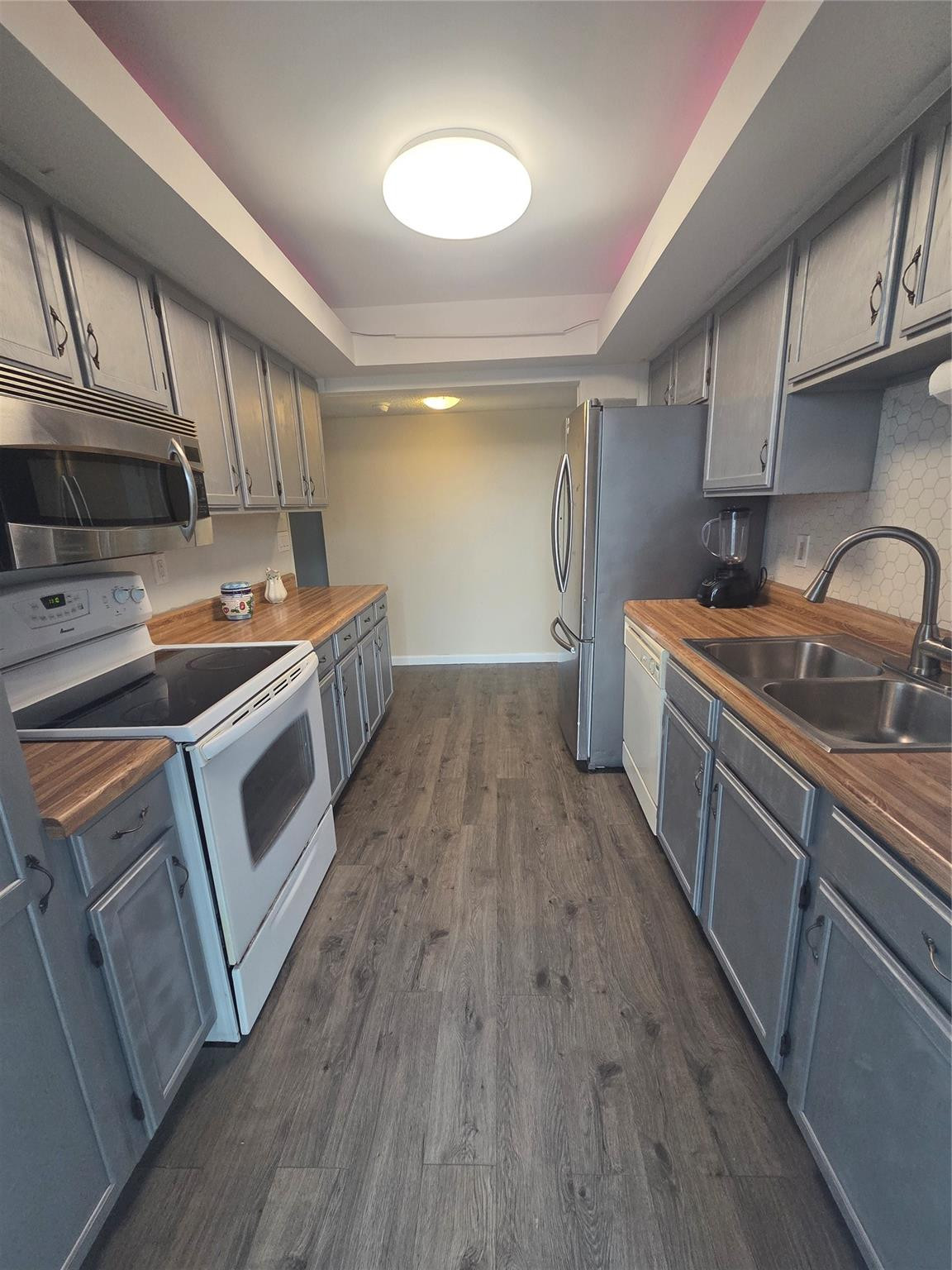 Foto de propiedad en 801 Three Islands Boulevard 409, Hallandale Beach, FL 33009 Hallandale Beach con MLS# 