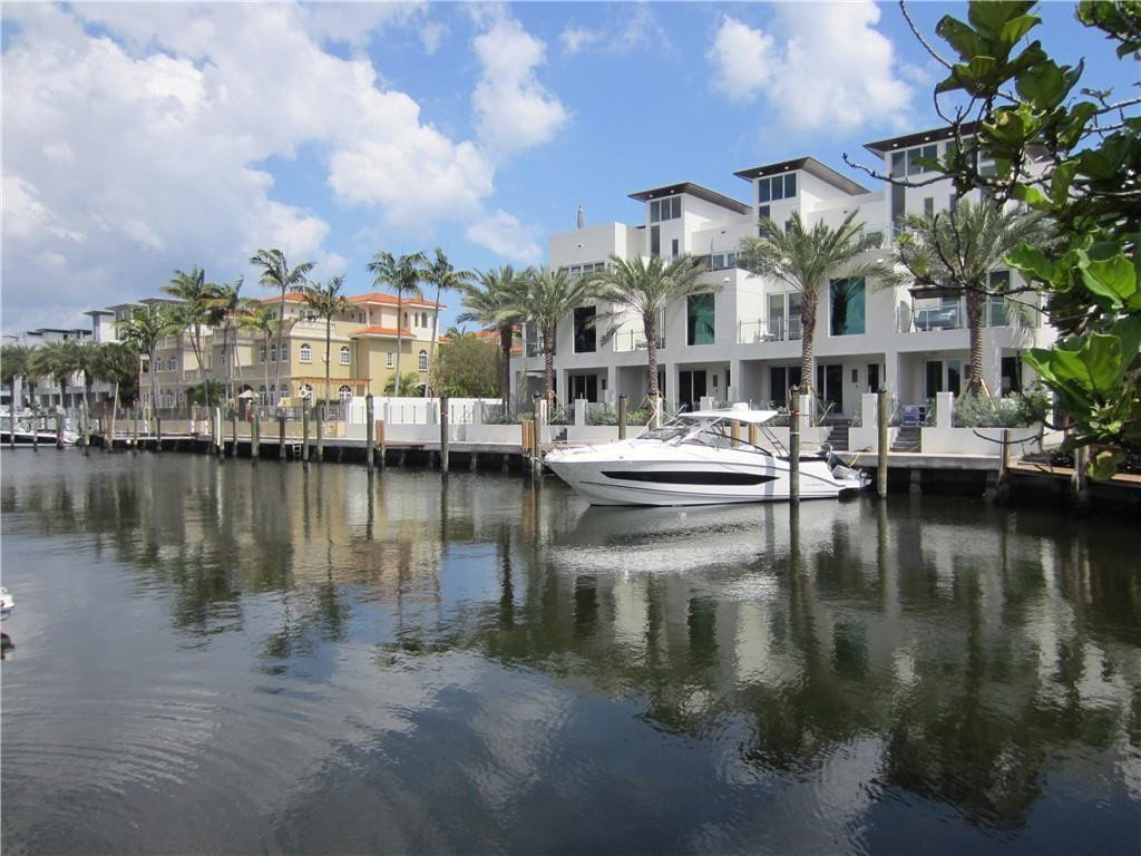 Foto de propiedad en 239 Hibiscus Avenue, Lauderdale-By-The-Sea, FL 33308 Lauderdale-By-The-Sea con MLS# 